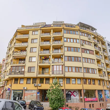 Panoramic Terrace View In Center